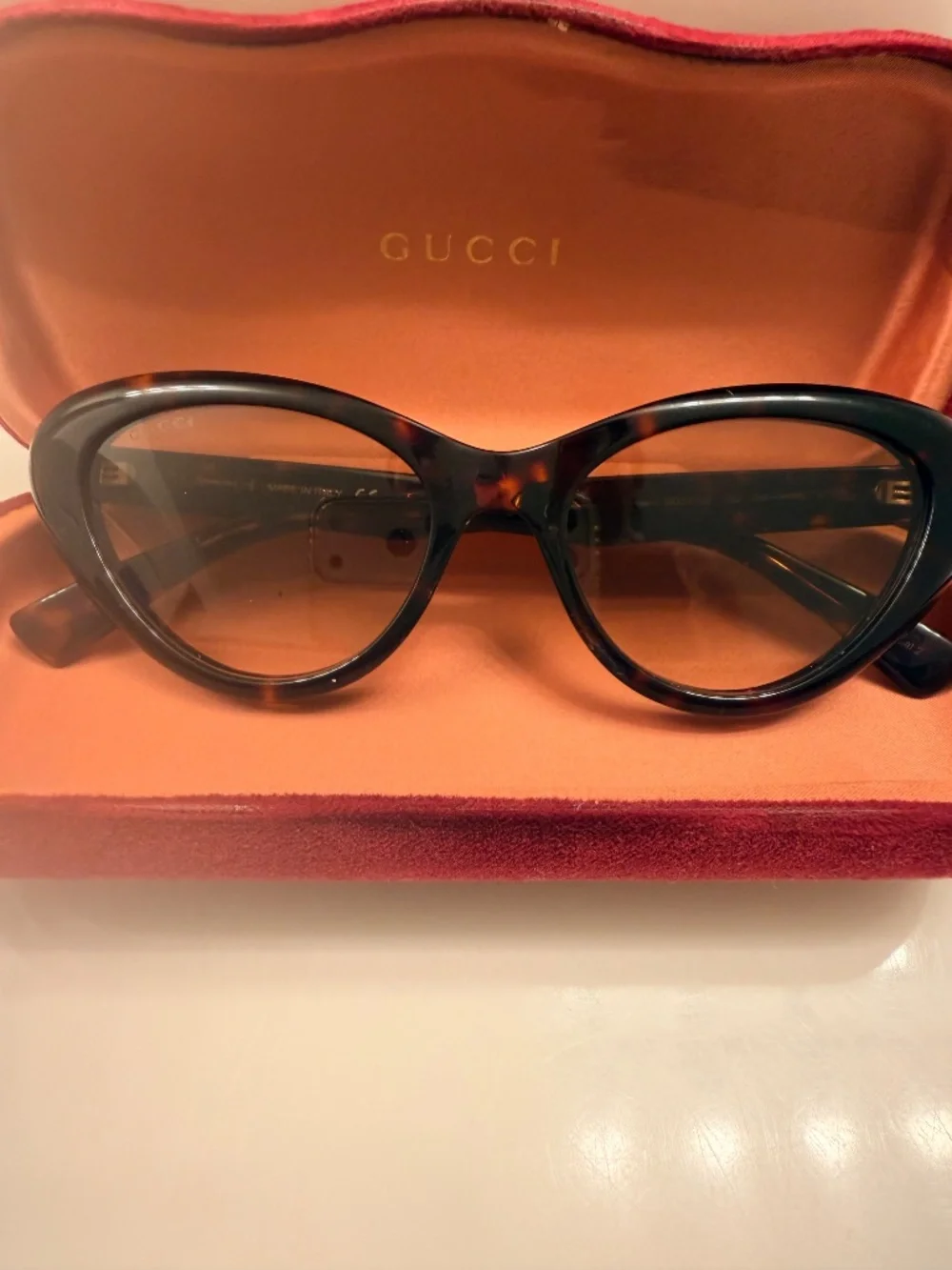 N/A authentic gucci